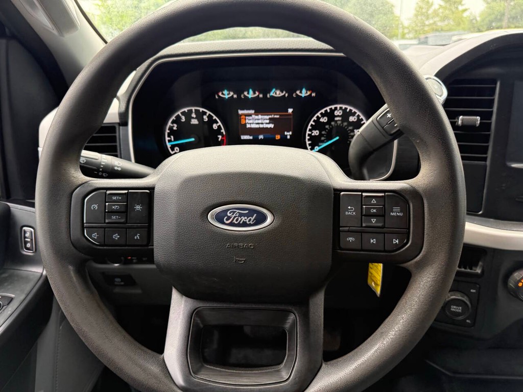 Chevrolet Silverado 1500 Vehicle Full-screen Gallery Image 23