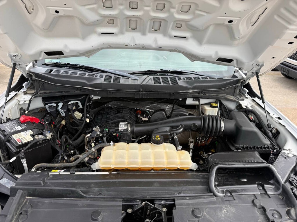 Chevrolet Silverado 1500 Vehicle Full-screen Gallery Image 35