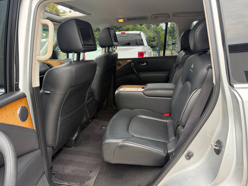 INFINITI QX80 Vehicle Full-screen Gallery Image 13