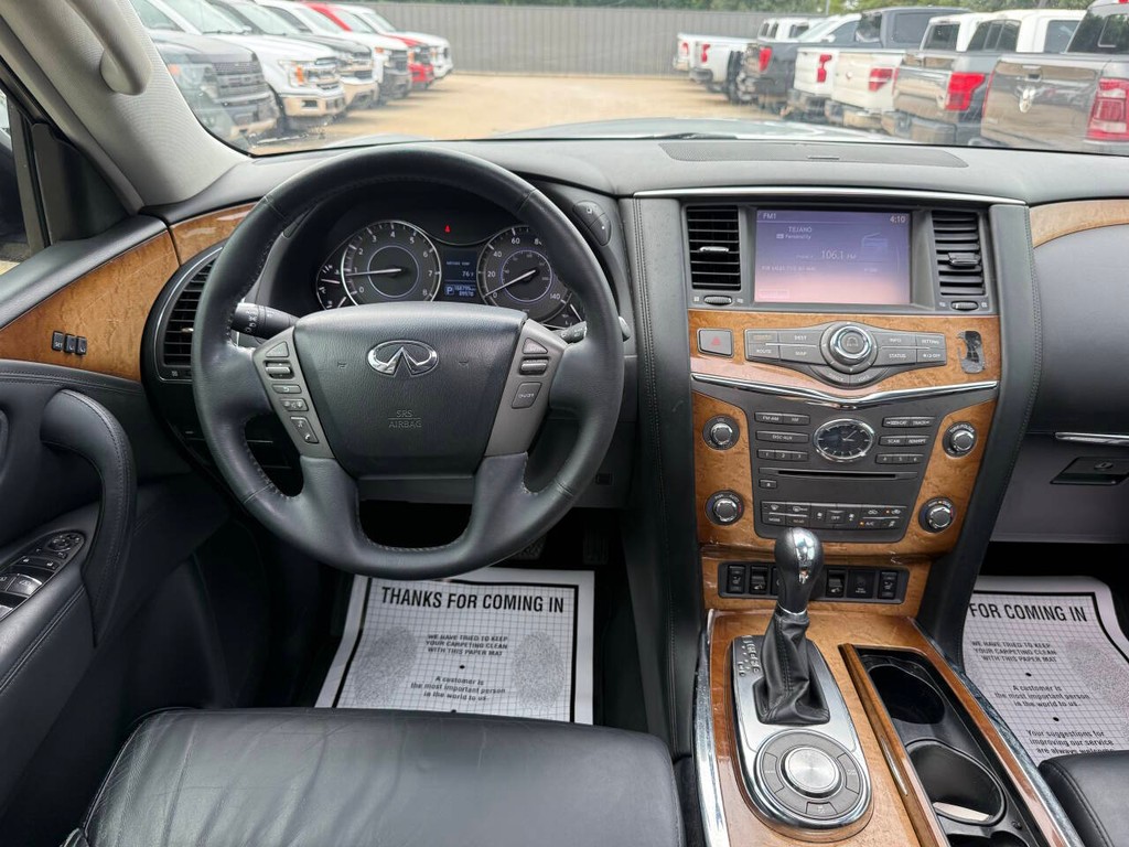 INFINITI QX80 Vehicle Full-screen Gallery Image 26