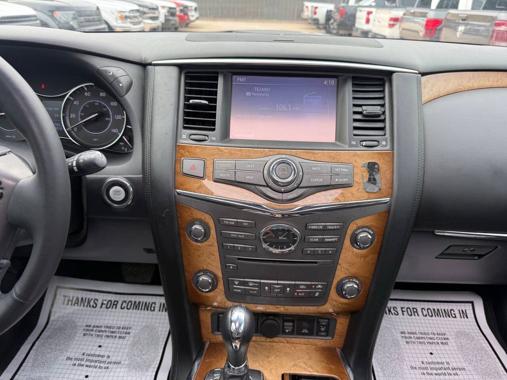 INFINITI QX80 Vehicle Full-screen Gallery Image 29