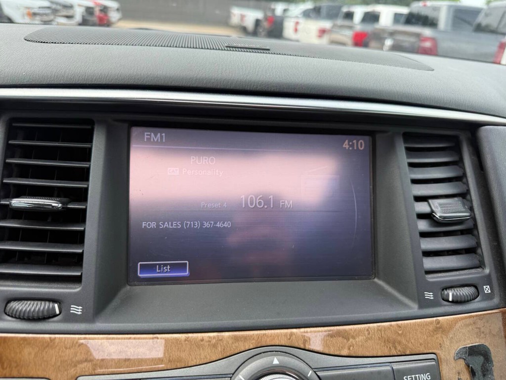 INFINITI QX80 Vehicle Full-screen Gallery Image 30