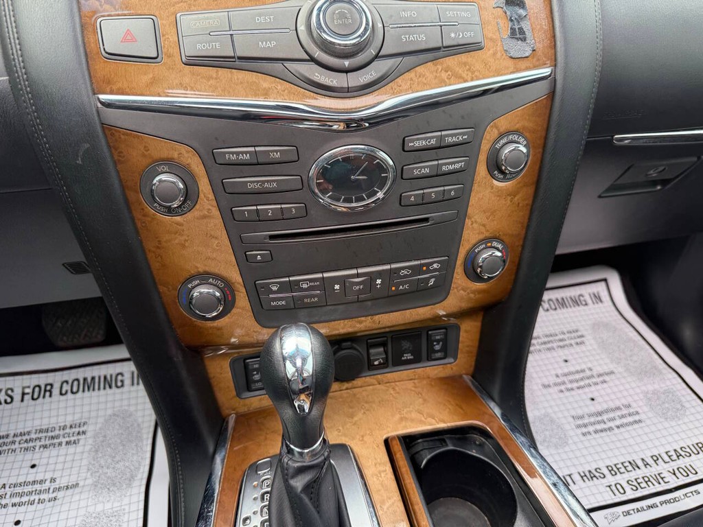 INFINITI QX80 Vehicle Full-screen Gallery Image 33