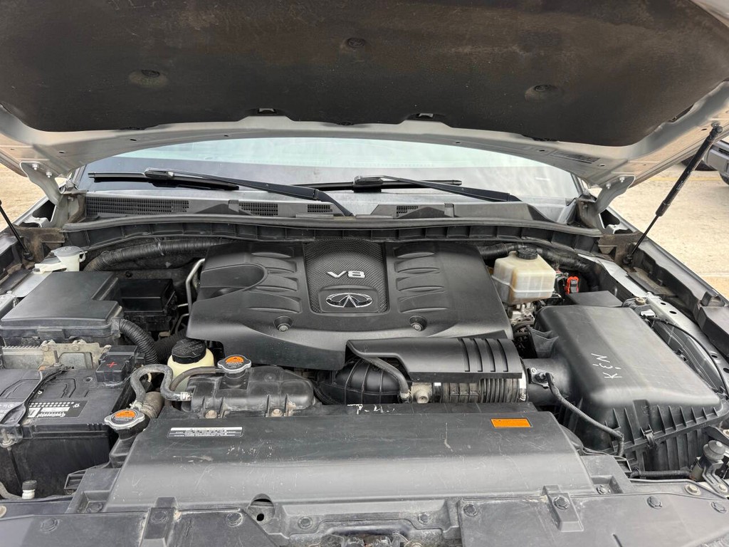 INFINITI QX80 Vehicle Full-screen Gallery Image 40
