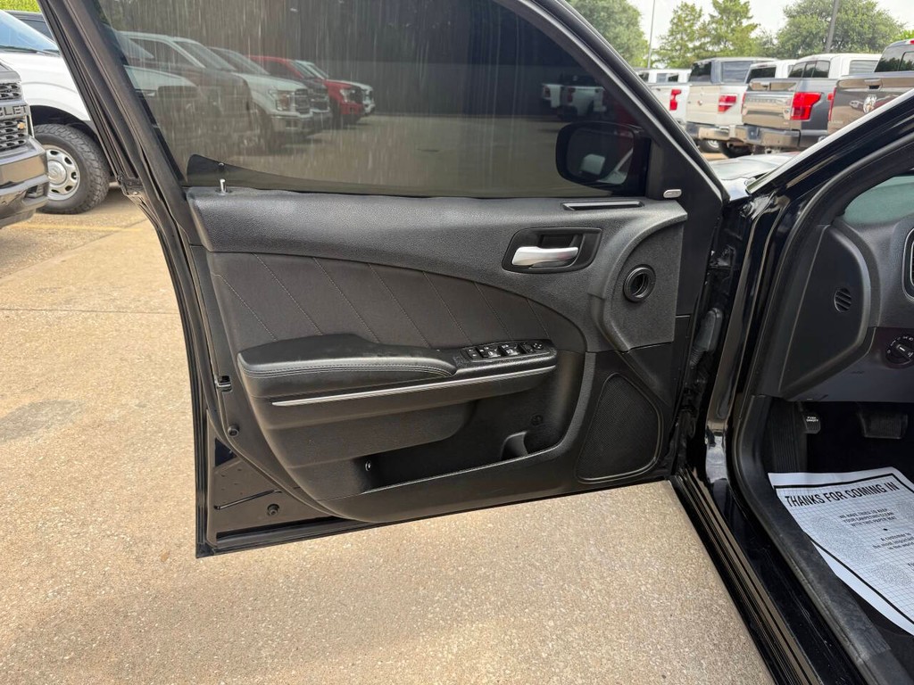 Dodge Charger Vehicle Full-screen Gallery Image 08
