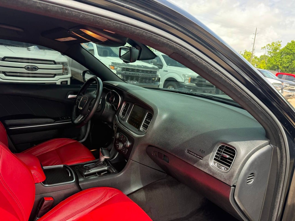 Dodge Charger Vehicle Full-screen Gallery Image 09