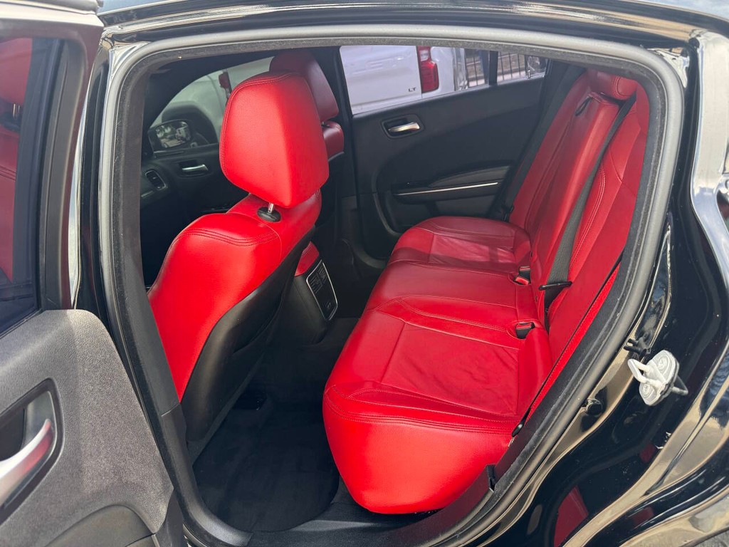 Dodge Charger Vehicle Full-screen Gallery Image 13