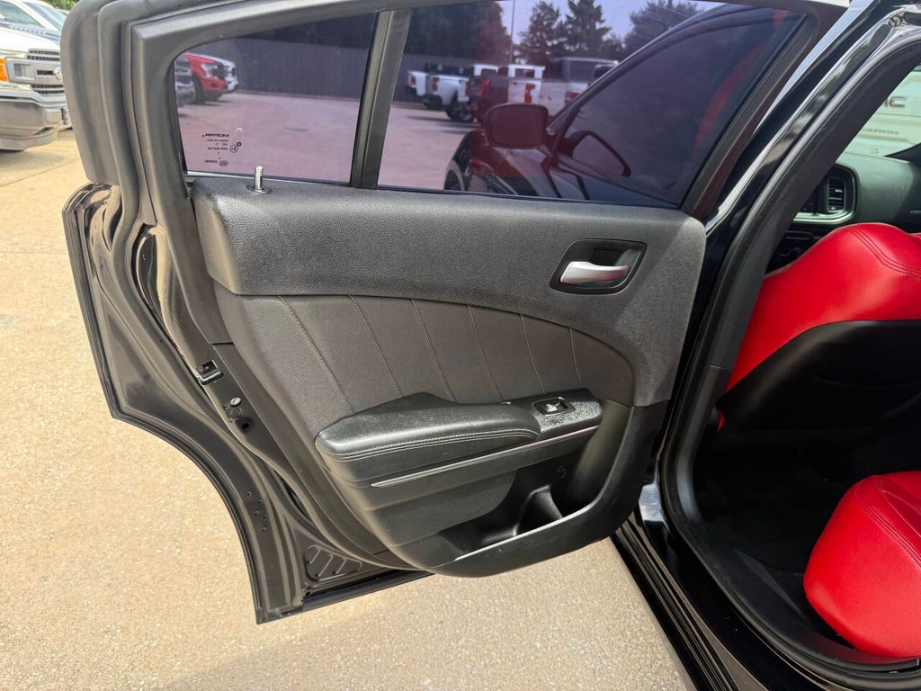 Dodge Charger Vehicle Full-screen Gallery Image 14