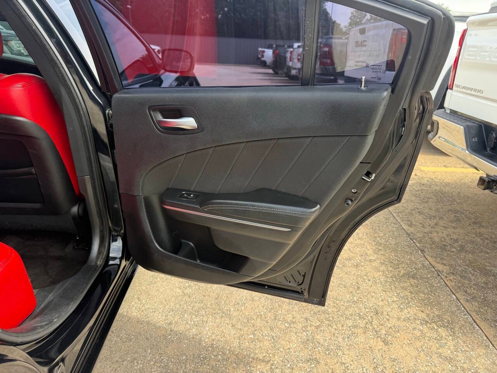 Dodge Charger Vehicle Full-screen Gallery Image 16