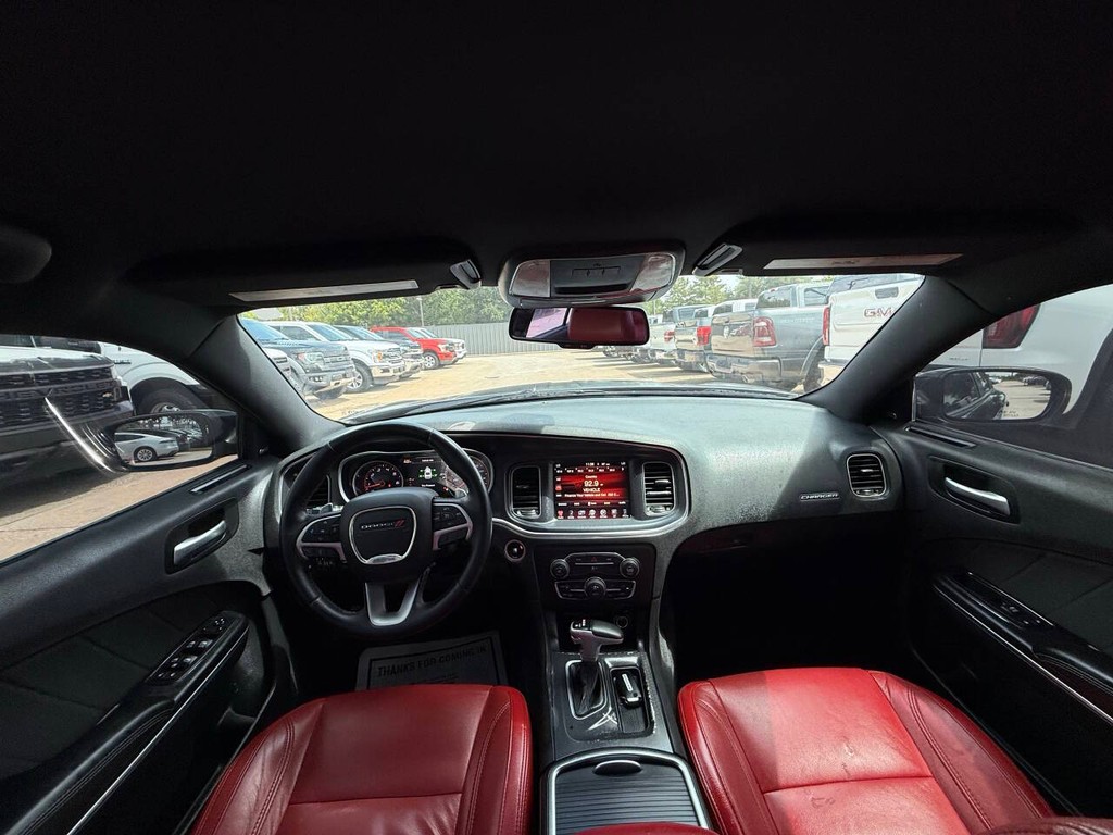 Dodge Charger Vehicle Full-screen Gallery Image 18