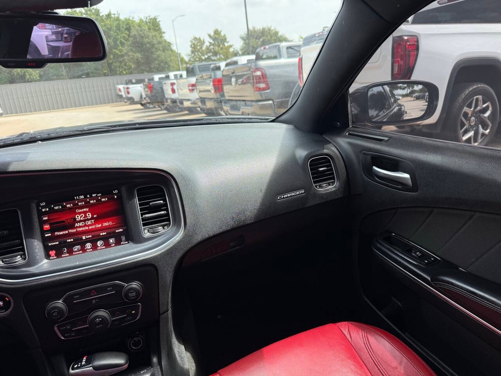 Dodge Charger Vehicle Full-screen Gallery Image 20