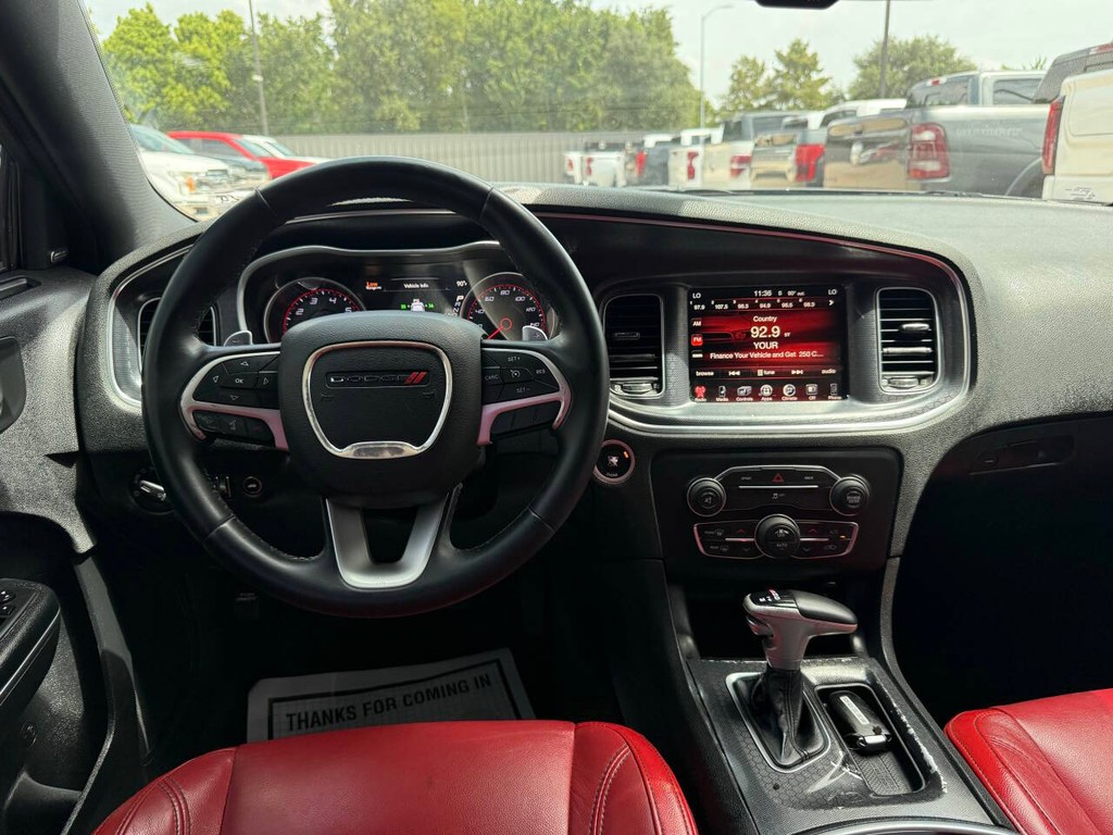 Dodge Charger Vehicle Full-screen Gallery Image 21