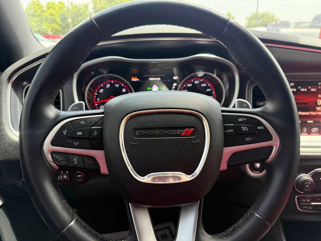Dodge Charger Vehicle Full-screen Gallery Image 23