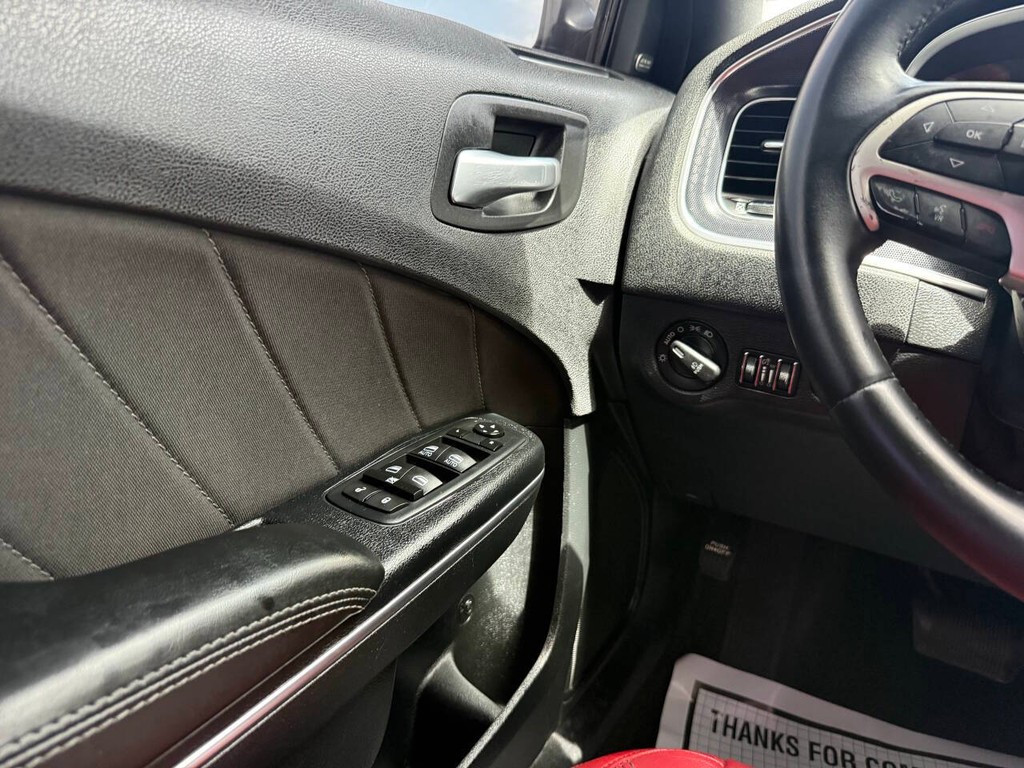 Dodge Charger Vehicle Full-screen Gallery Image 28