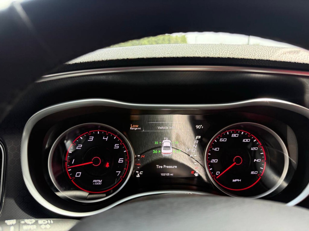 Dodge Charger Vehicle Full-screen Gallery Image 29