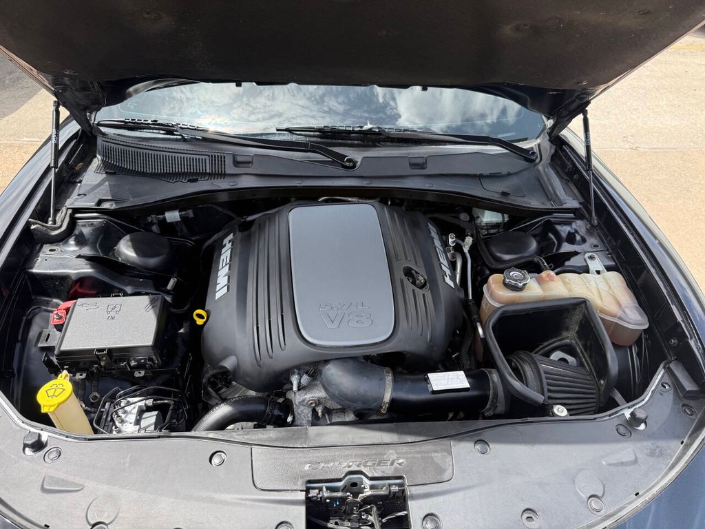 Dodge Charger Vehicle Full-screen Gallery Image 32
