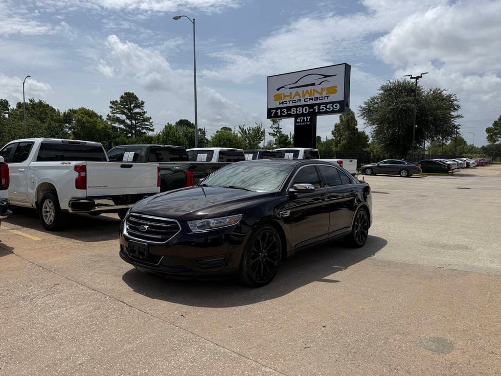 Ford Taurus Vehicle Full-screen Gallery Image 03