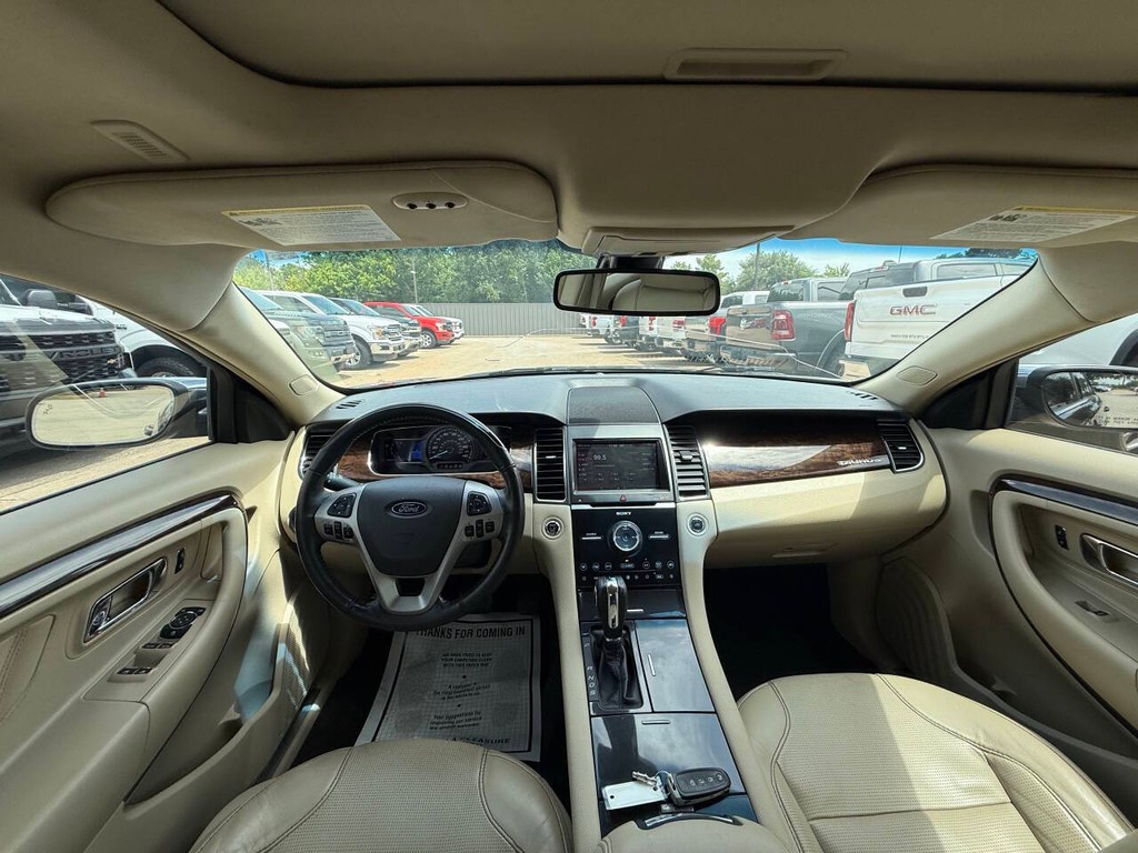Ford Taurus Vehicle Full-screen Gallery Image 18