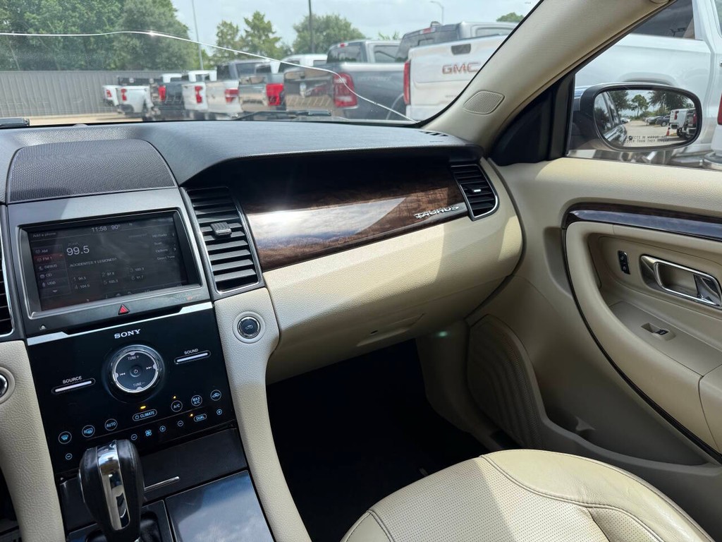Ford Taurus Vehicle Full-screen Gallery Image 20