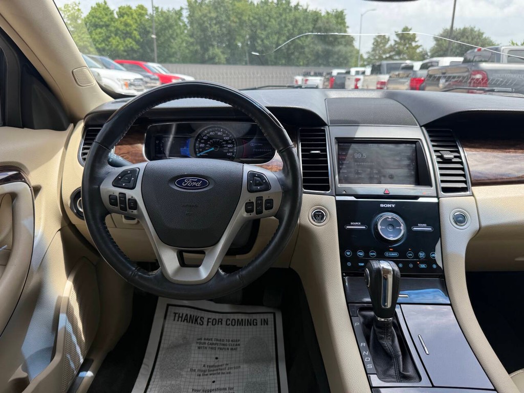 Ford Taurus Vehicle Full-screen Gallery Image 21