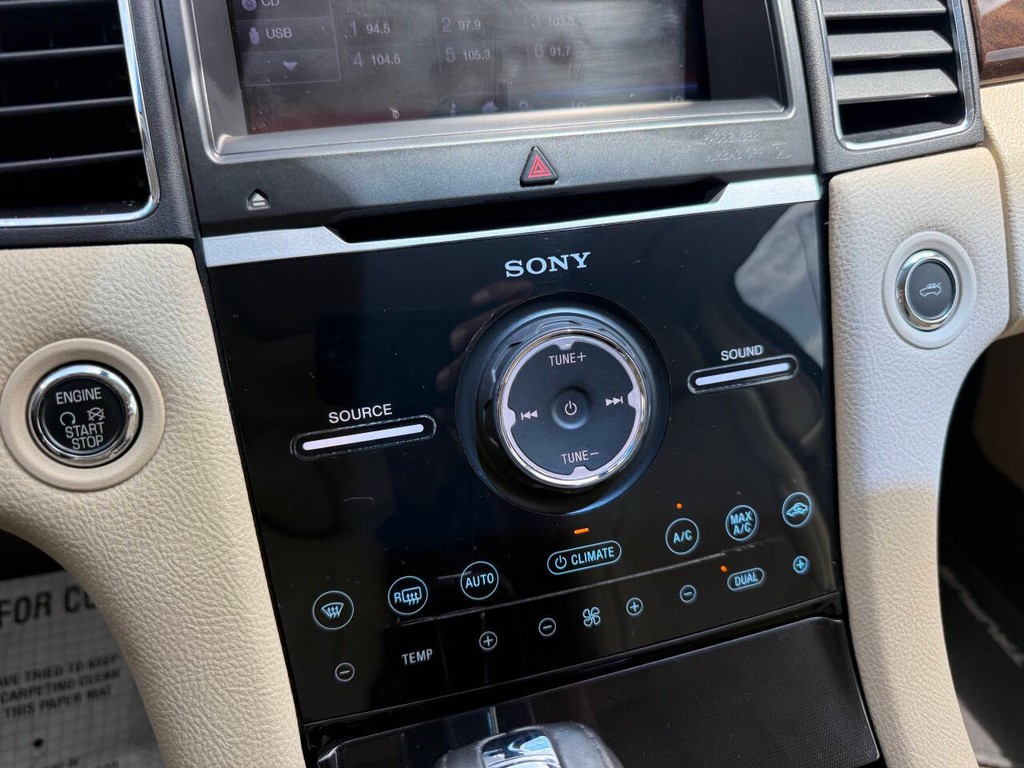 Ford Taurus Vehicle Full-screen Gallery Image 27