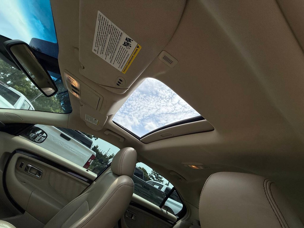 Ford Taurus Vehicle Full-screen Gallery Image 31