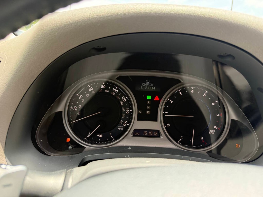 Lexus IS 350 Vehicle Full-screen Gallery Image 34