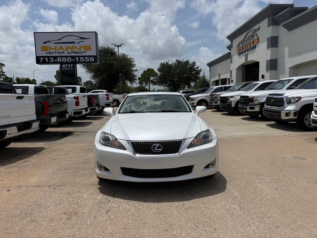Lexus IS 350 Vehicle Full-screen Gallery Image 40