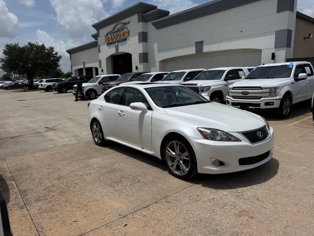 Lexus IS 350 Vehicle Full-screen Gallery Image 41