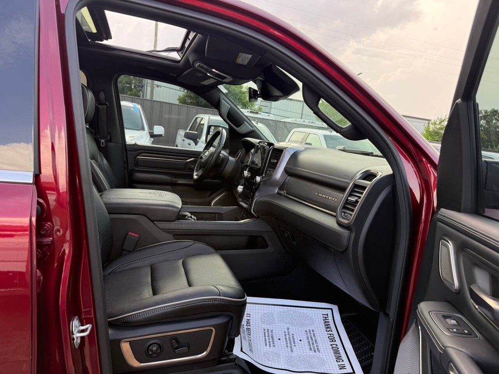 Ram 1500 Vehicle Full-screen Gallery Image 10