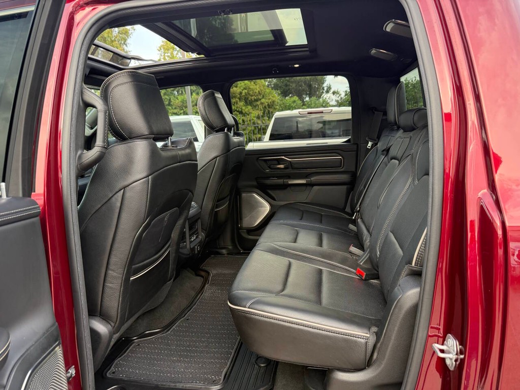 Ram 1500 Vehicle Full-screen Gallery Image 13
