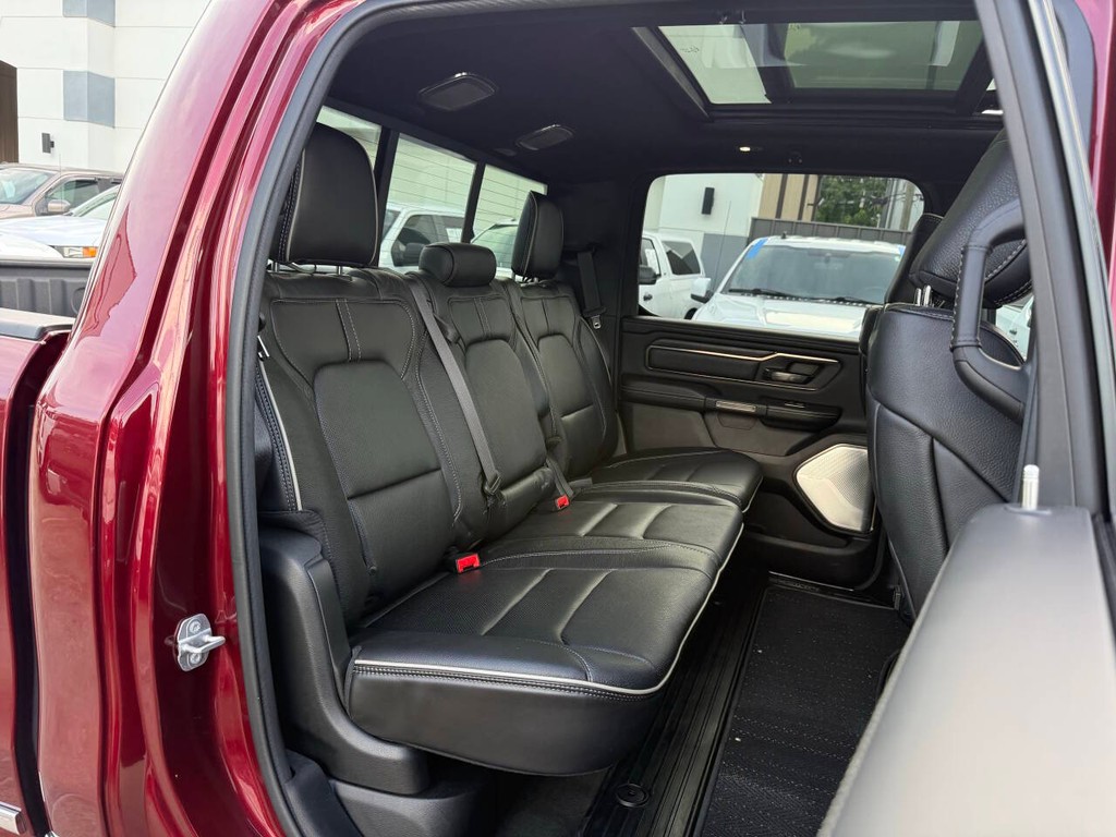 Ram 1500 Vehicle Full-screen Gallery Image 15