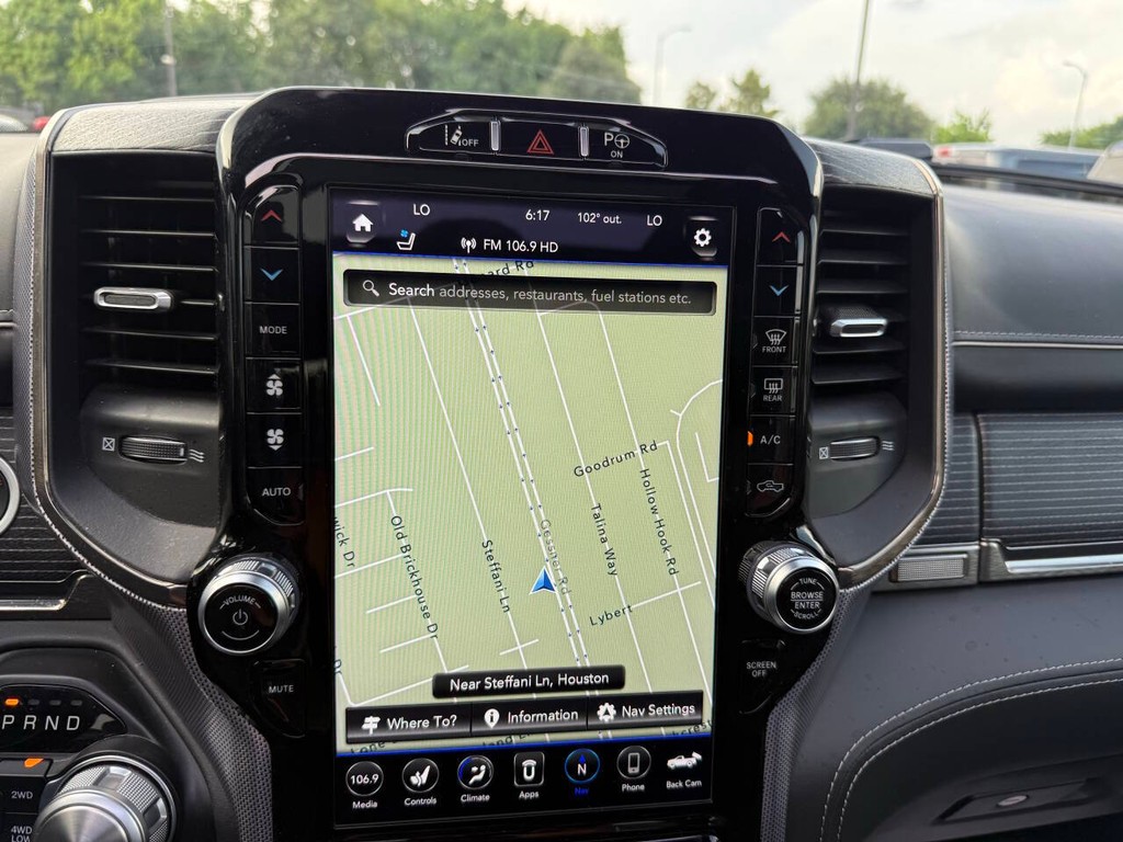 Ram 1500 Vehicle Full-screen Gallery Image 25
