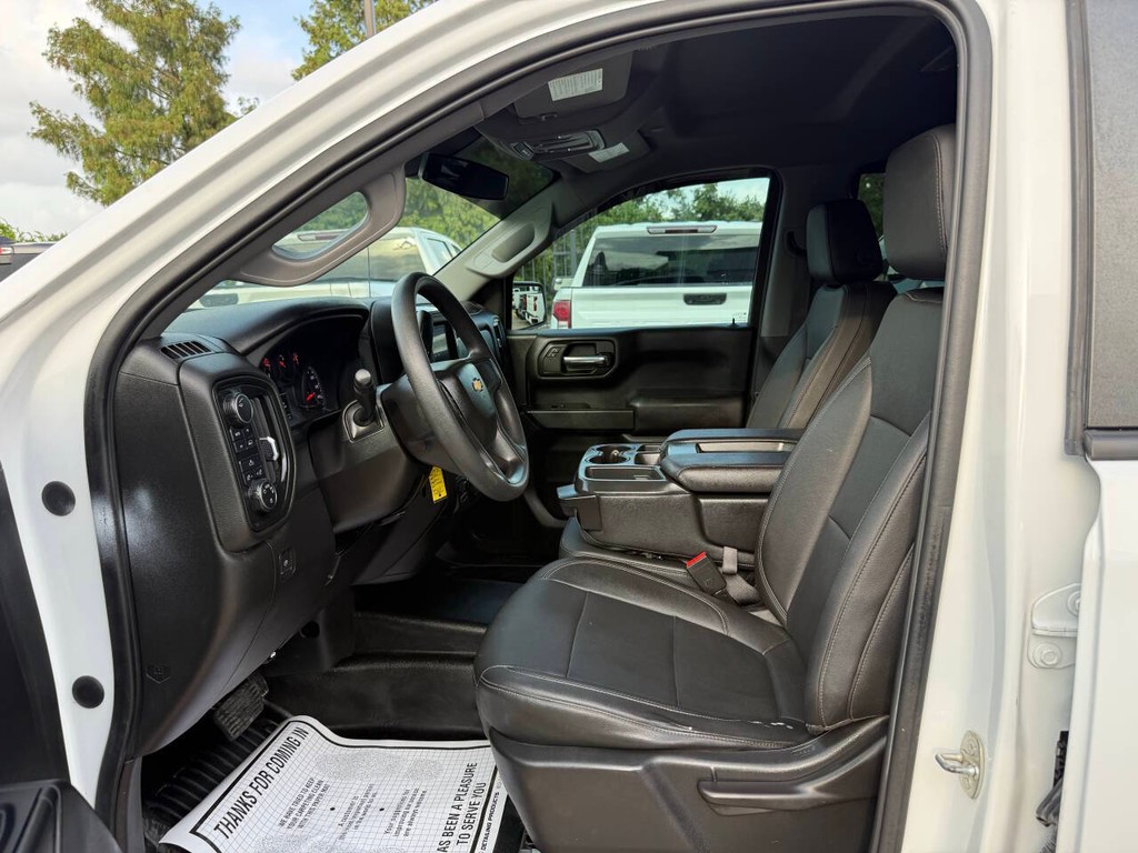 Chevrolet Silverado 1500 Vehicle Full-screen Gallery Image 07