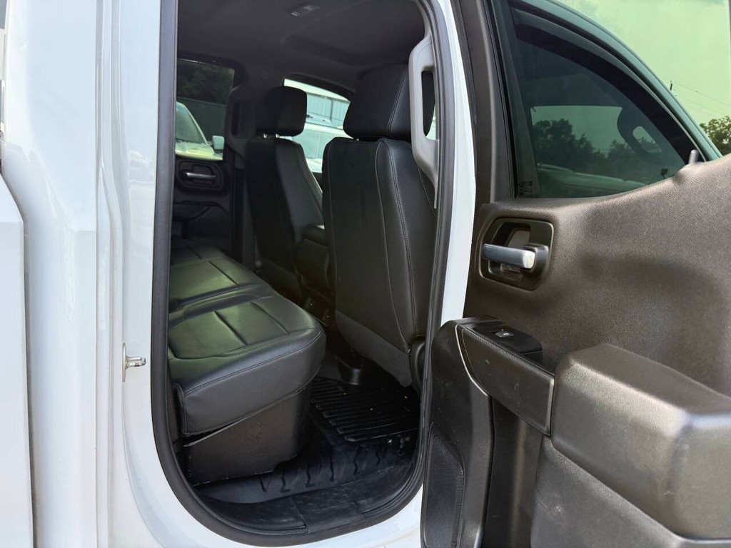 Chevrolet Silverado 1500 Vehicle Full-screen Gallery Image 14
