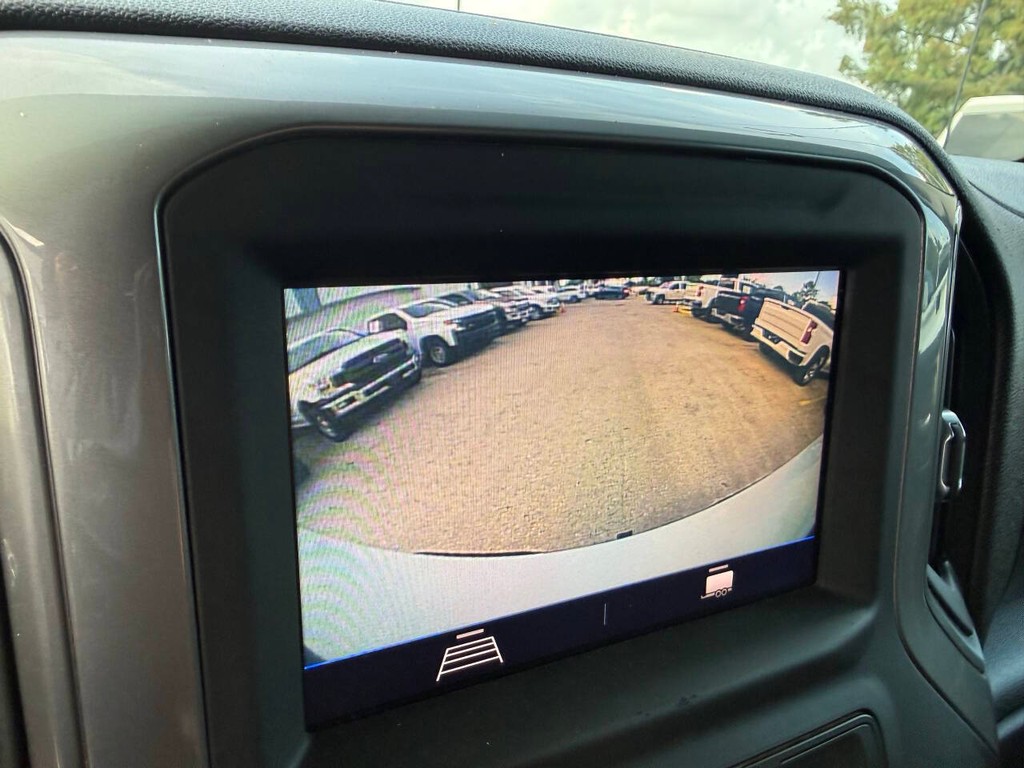 Chevrolet Silverado 1500 Vehicle Full-screen Gallery Image 25