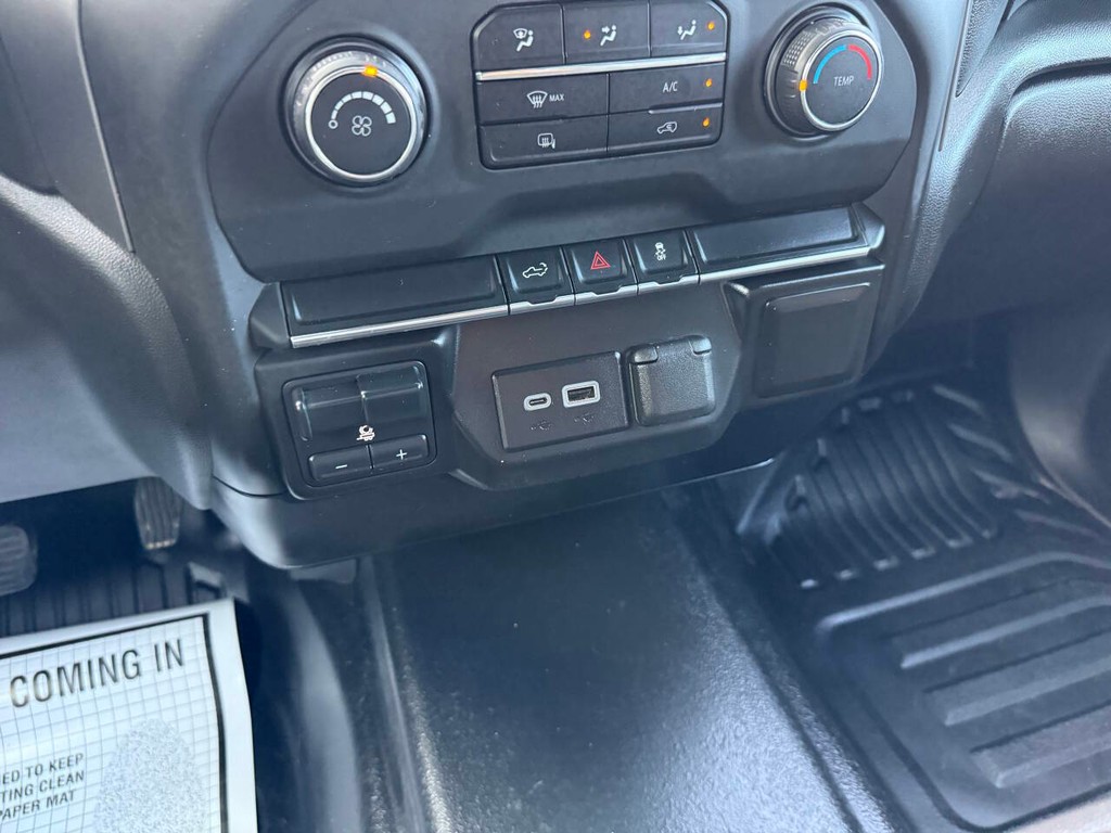 Chevrolet Silverado 1500 Vehicle Full-screen Gallery Image 27