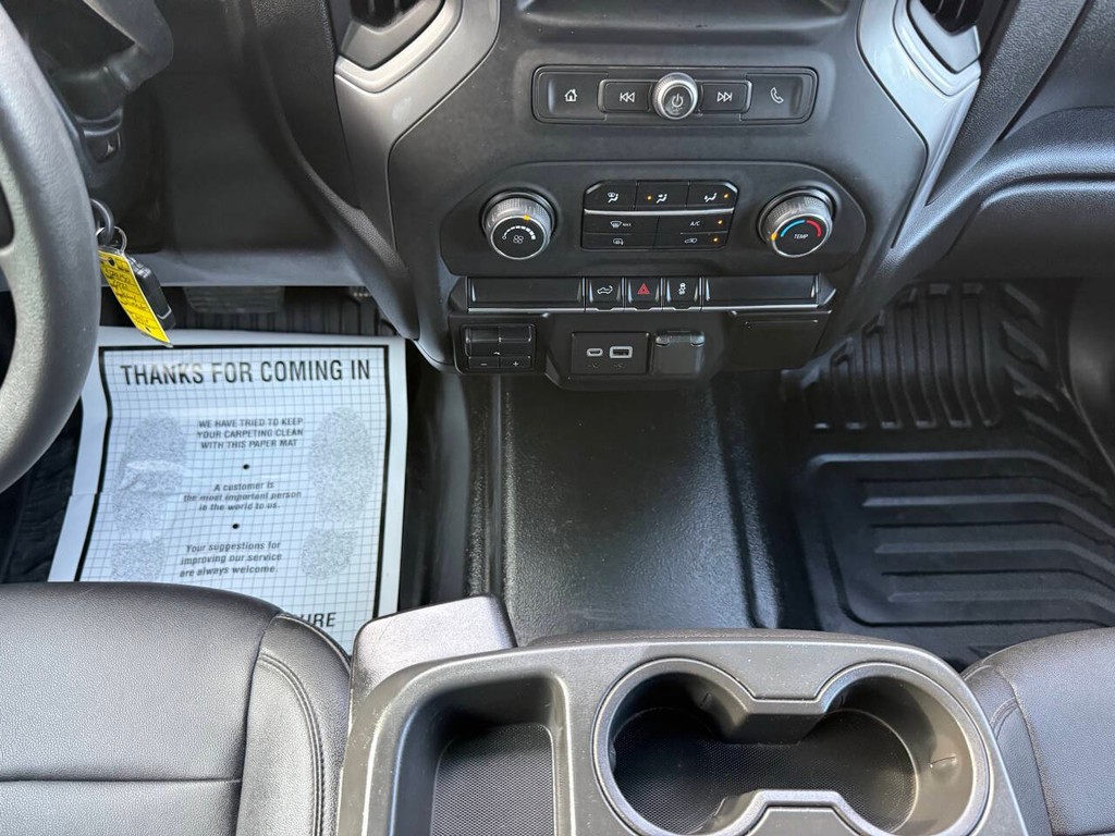 Chevrolet Silverado 1500 Vehicle Full-screen Gallery Image 28