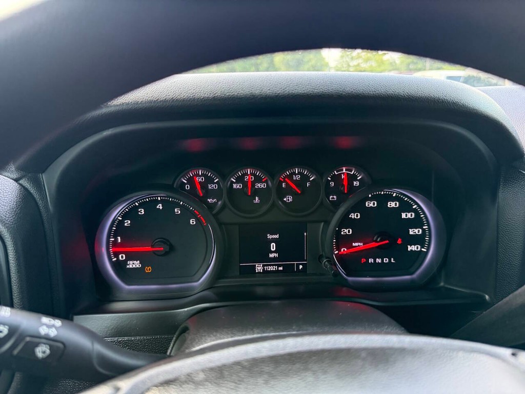 Chevrolet Silverado 1500 Vehicle Full-screen Gallery Image 31
