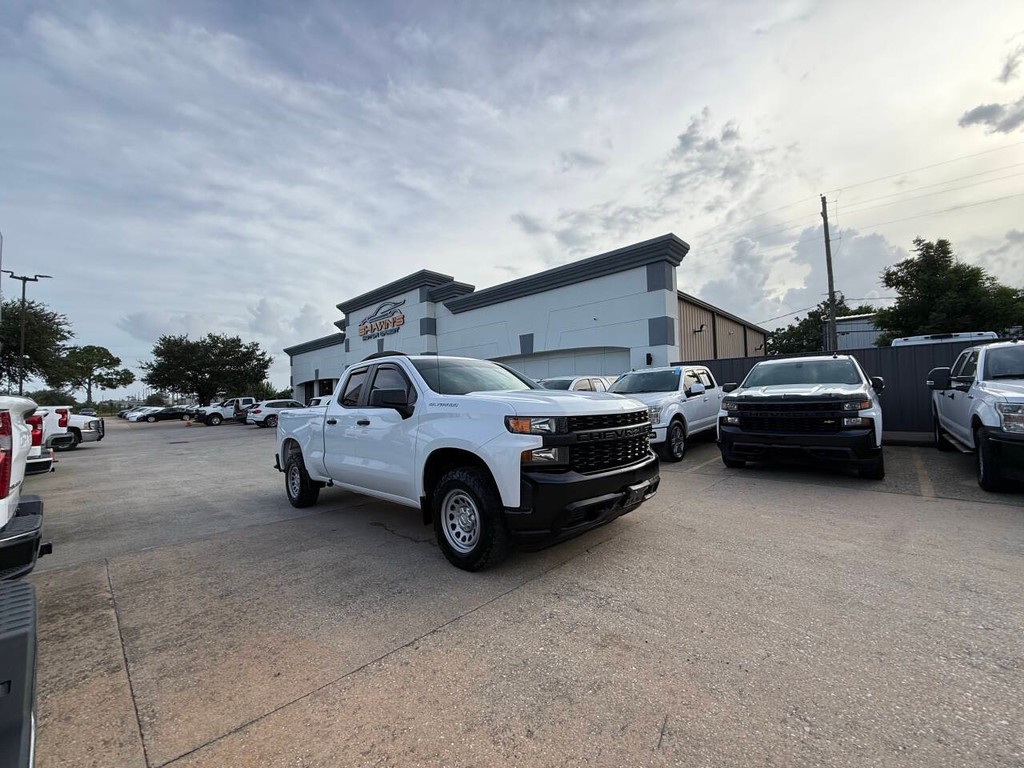 Chevrolet Silverado 1500 Vehicle Full-screen Gallery Image 42