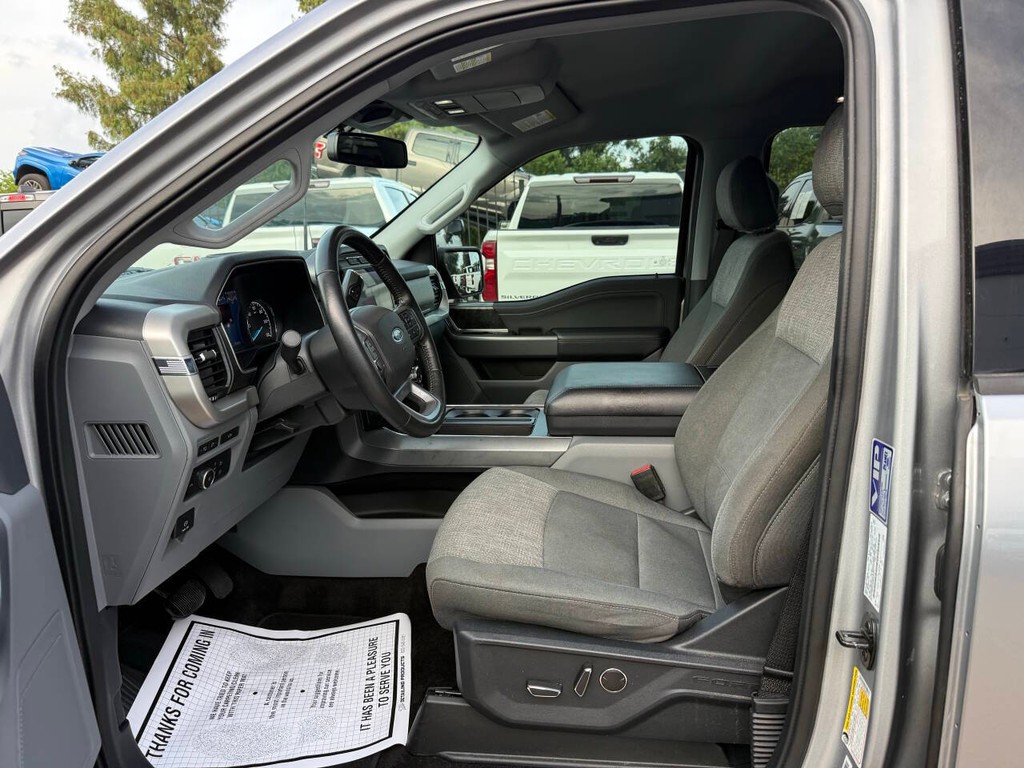 Ford F-150 Vehicle Full-screen Gallery Image 07