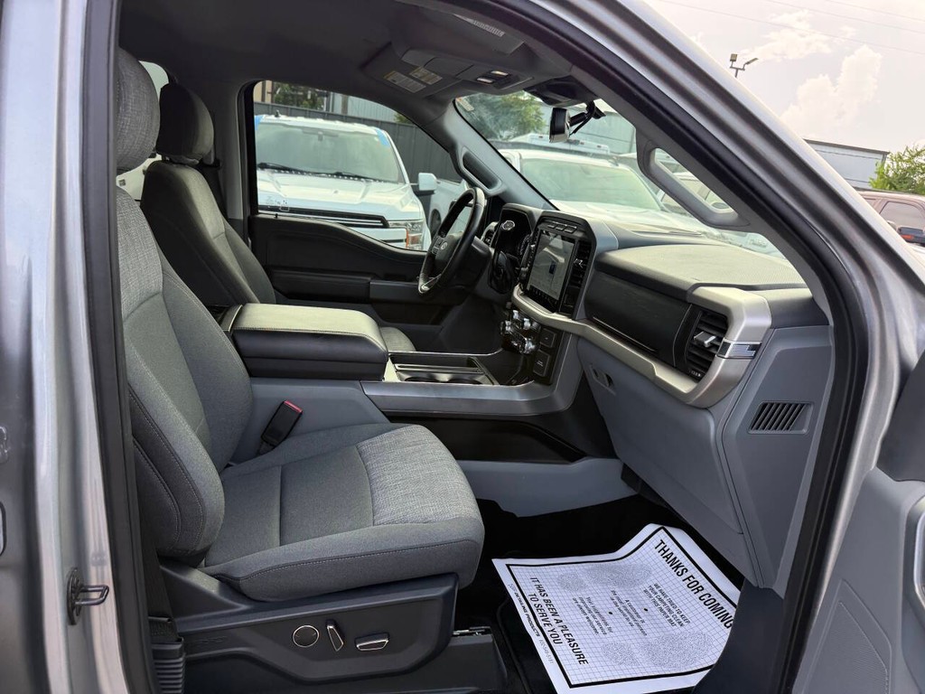 Ford F-150 Vehicle Full-screen Gallery Image 10
