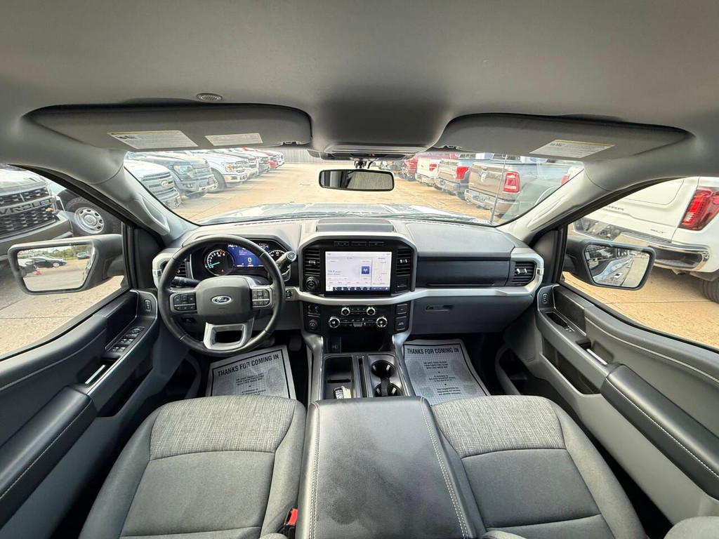 Ford F-150 Vehicle Full-screen Gallery Image 18