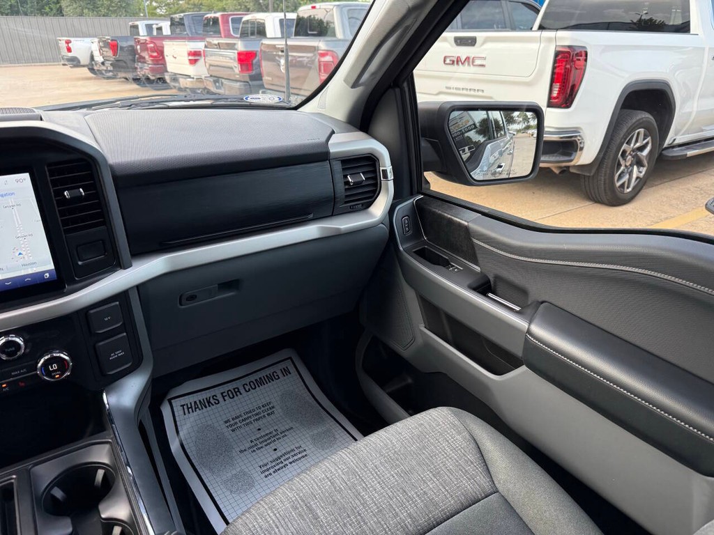Ford F-150 Vehicle Full-screen Gallery Image 20