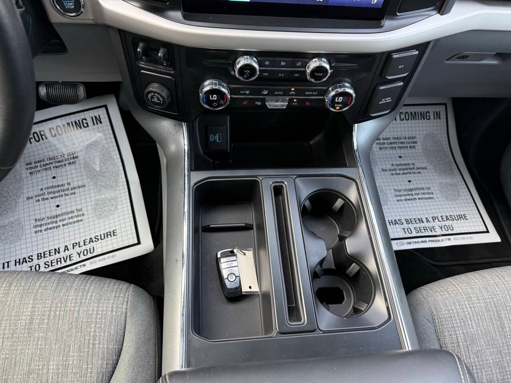 Ford F-150 Vehicle Full-screen Gallery Image 28