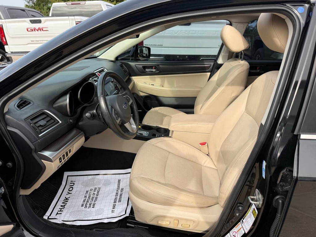 Subaru Legacy Vehicle Full-screen Gallery Image 08