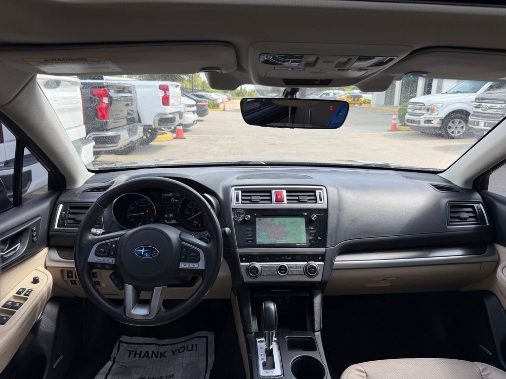 Subaru Legacy Vehicle Full-screen Gallery Image 18