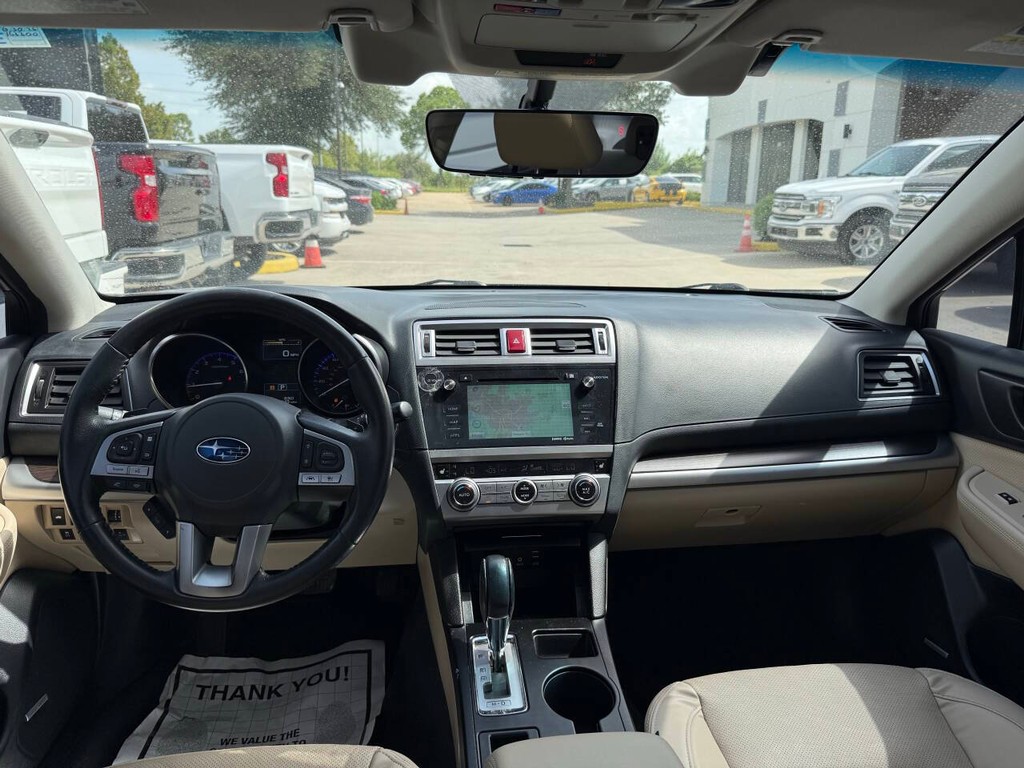 Subaru Legacy Vehicle Full-screen Gallery Image 19