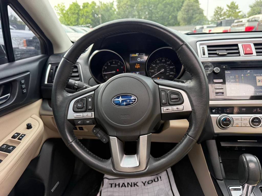 Subaru Legacy Vehicle Full-screen Gallery Image 22