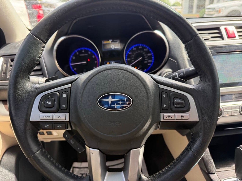 Subaru Legacy Vehicle Full-screen Gallery Image 24